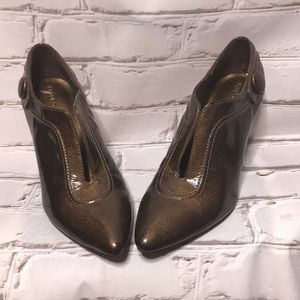 Arturo Chiang Pointed Toe Pump